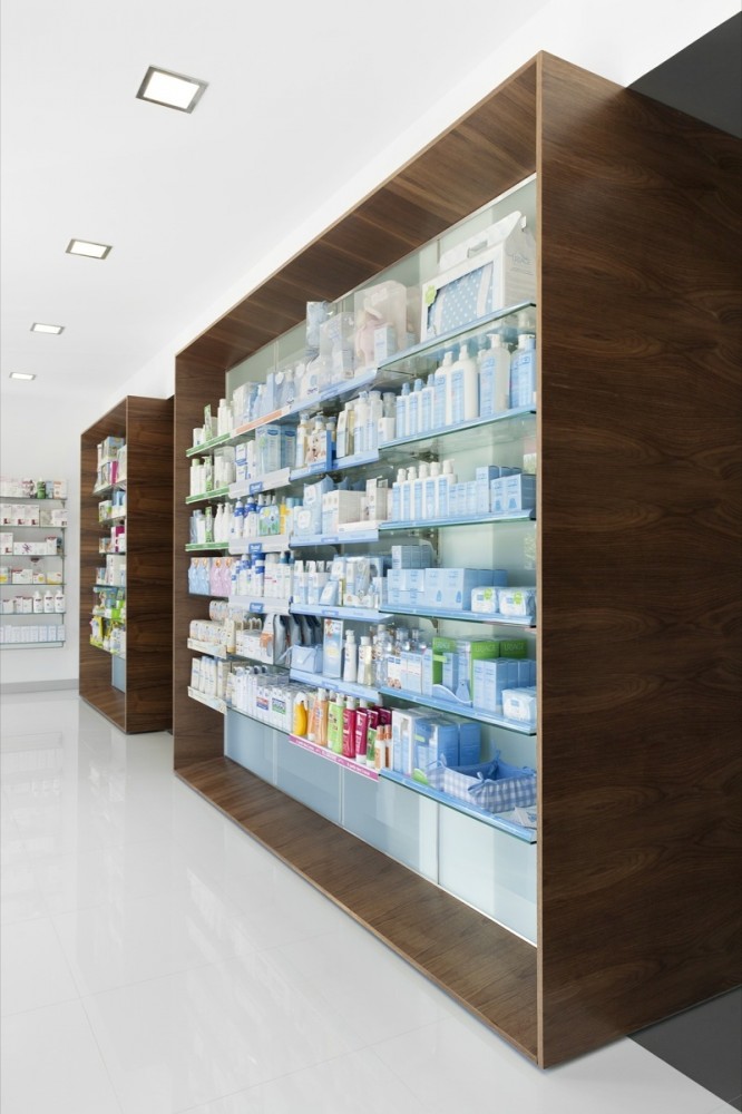 Campos Pharmacy / e|348 Arquitectura