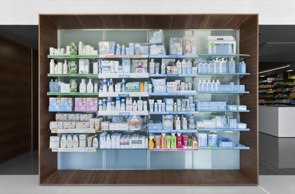 Campos Pharmacy / e|348 Arquitectura