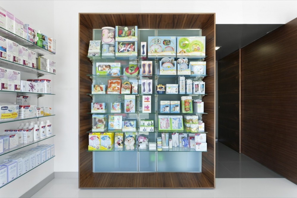 Campos Pharmacy / e|348 Arquitectura