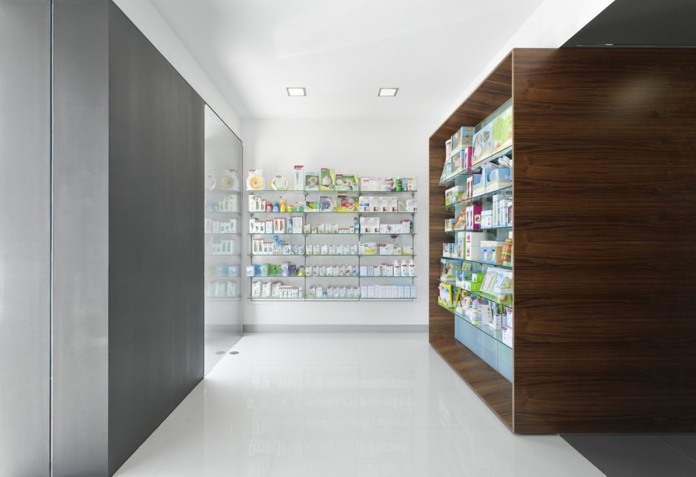 Campos Pharmacy / e|348 Arquitectura