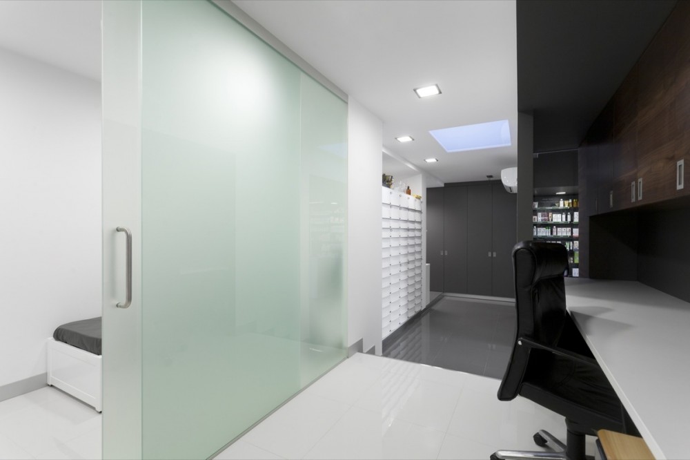 Campos Pharmacy / e|348 Arquitectura