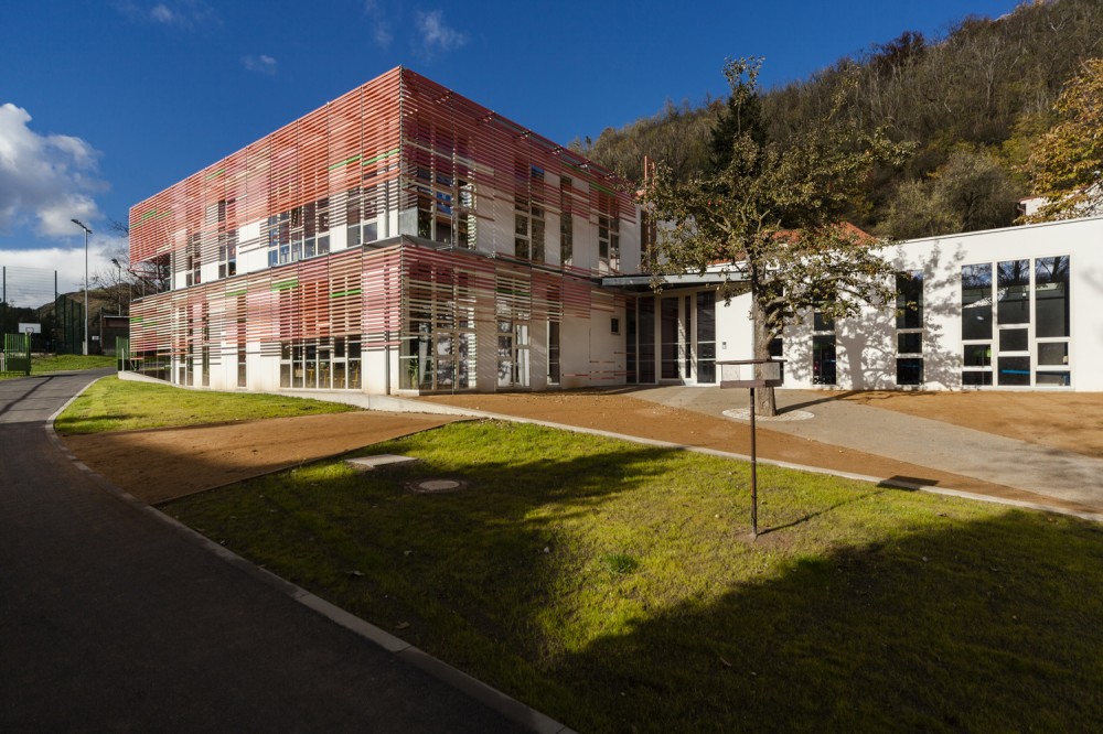 Elementary School in Velká Chuchle / Grido