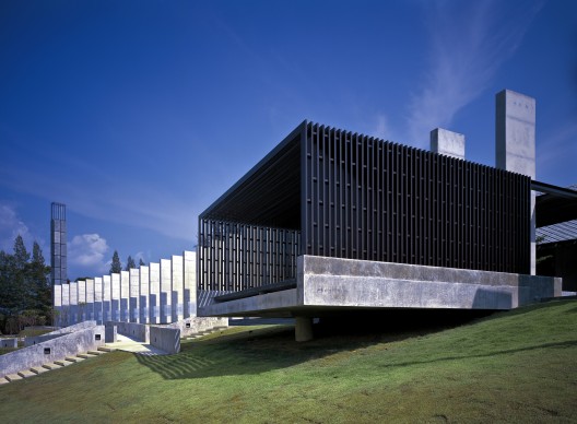 © Spaceshift Studio-Jeravej Hongsakul