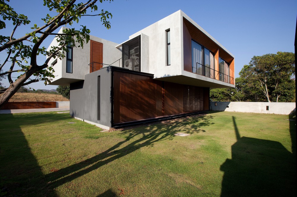 W House / IDIN Architects