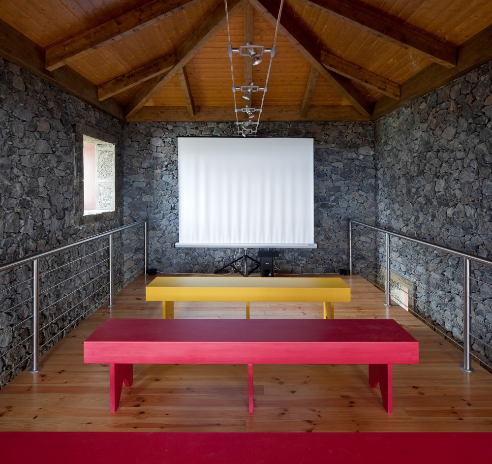 Environmental Interpretation Centre in São Jorge Island / Ana Laura Vasconcelos