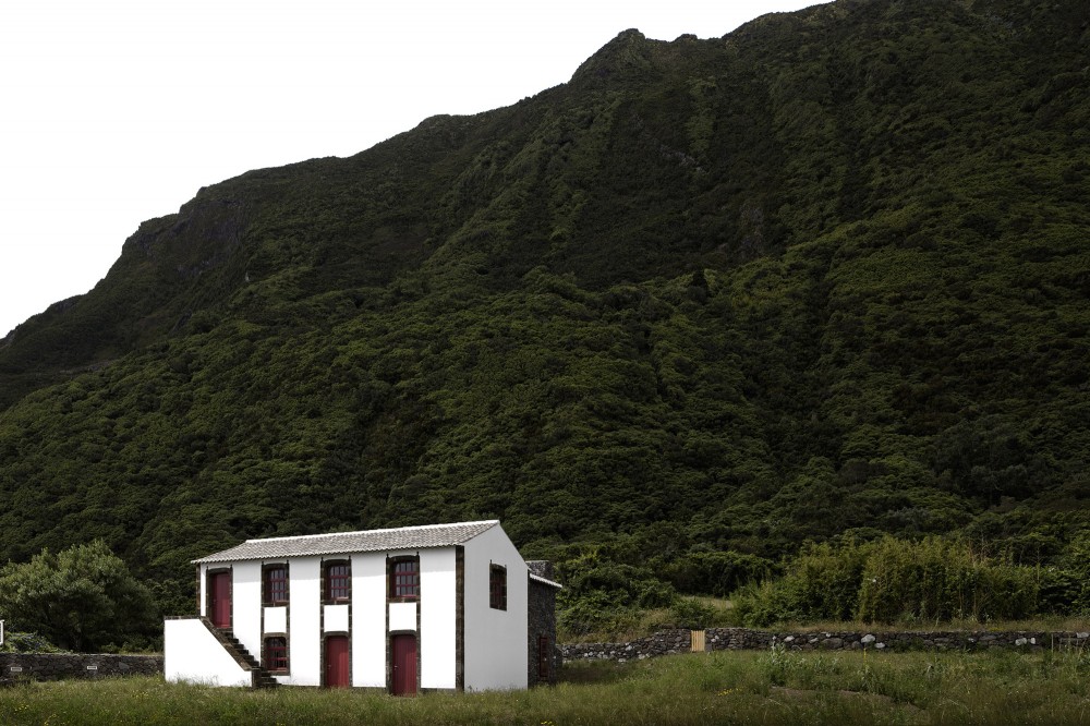 Environmental Interpretation Centre in São Jorge Island / Ana Laura Vasconcelos