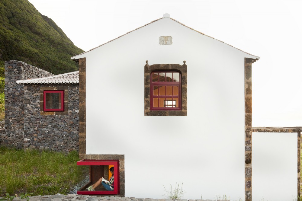 Environmental Interpretation Centre in São Jorge Island / Ana Laura Vasconcelos