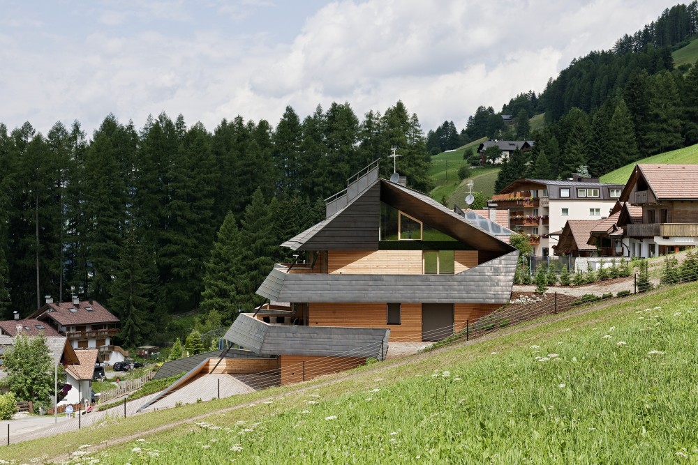 Dolomitenblick / PLASMA Studio