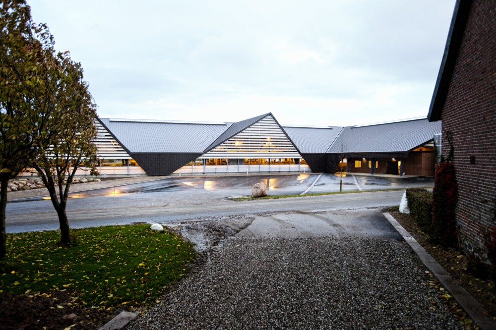 Vejlskovgaard Stable / LUMO Architects