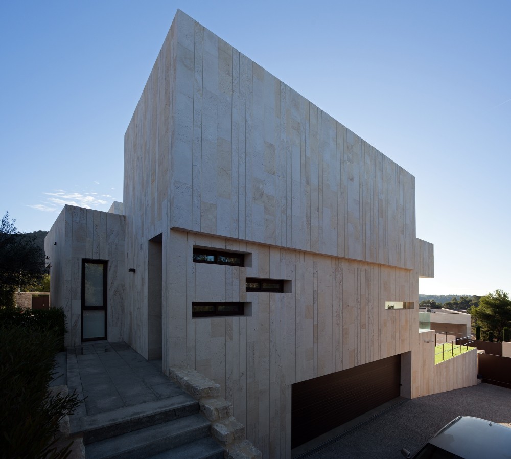Monasterios House / Antonio Altarriba Comes