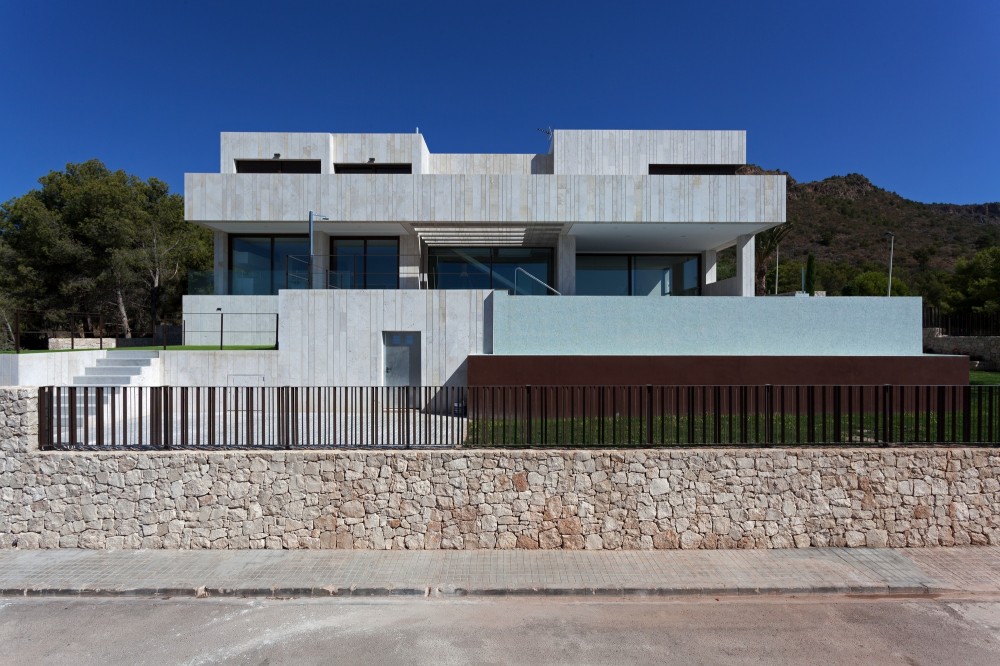 Monasterios House / Antonio Altarriba Comes