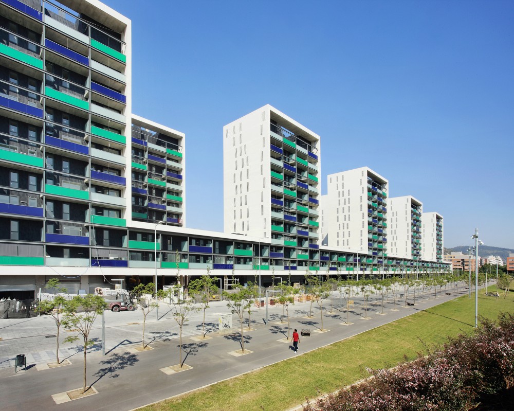 Vilamarina Building / Batlle i Roig Arquitectes