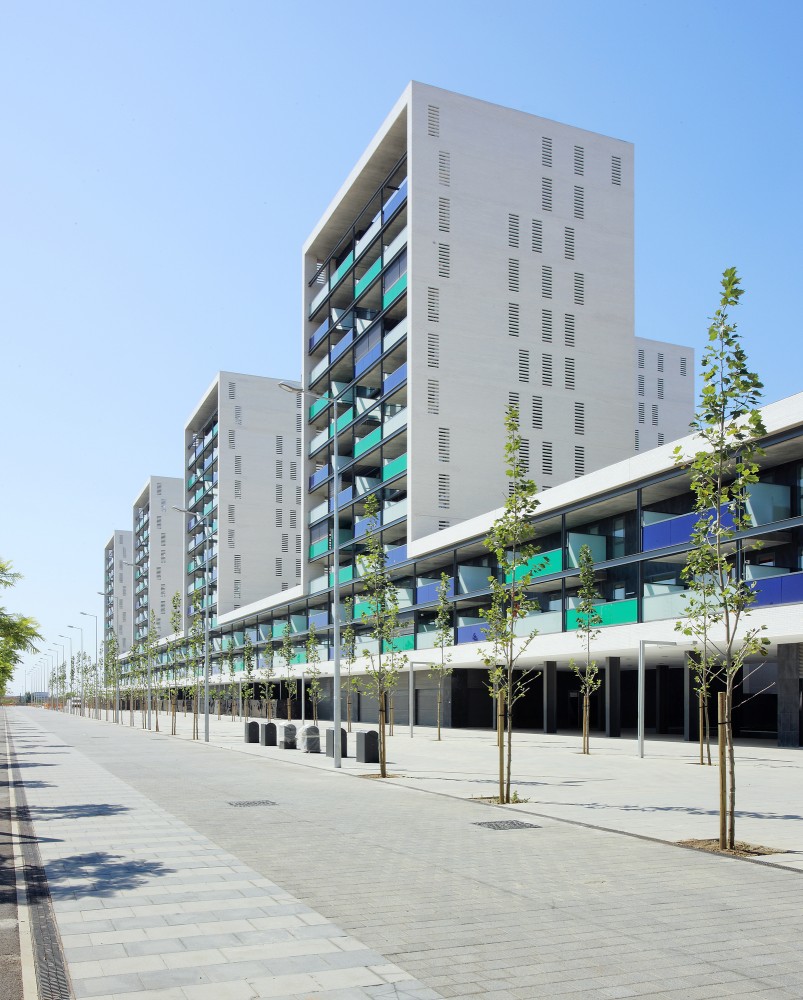 Vilamarina Building / Batlle i Roig Arquitectes