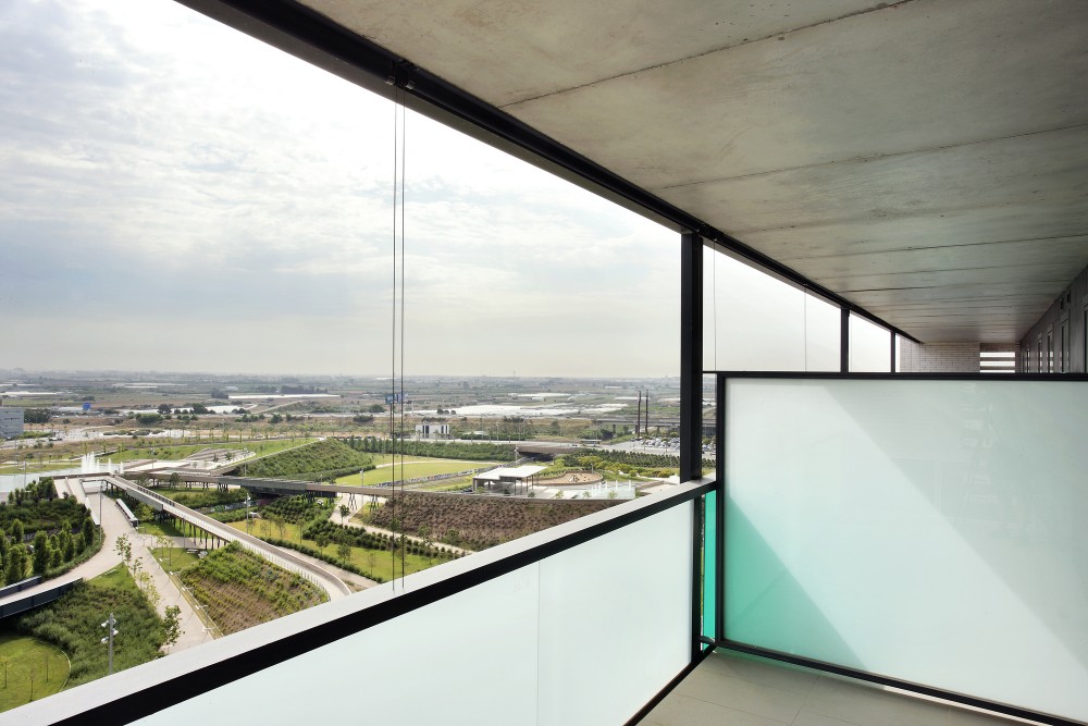Vilamarina Building / Batlle i Roig Arquitectes