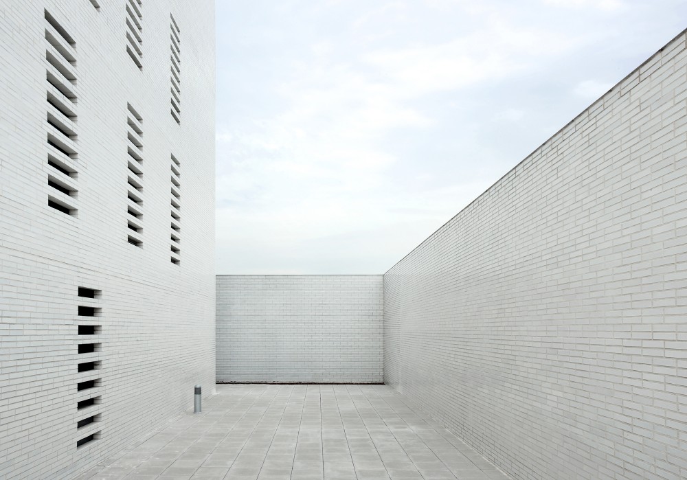 Vilamarina Building / Batlle i Roig Arquitectes