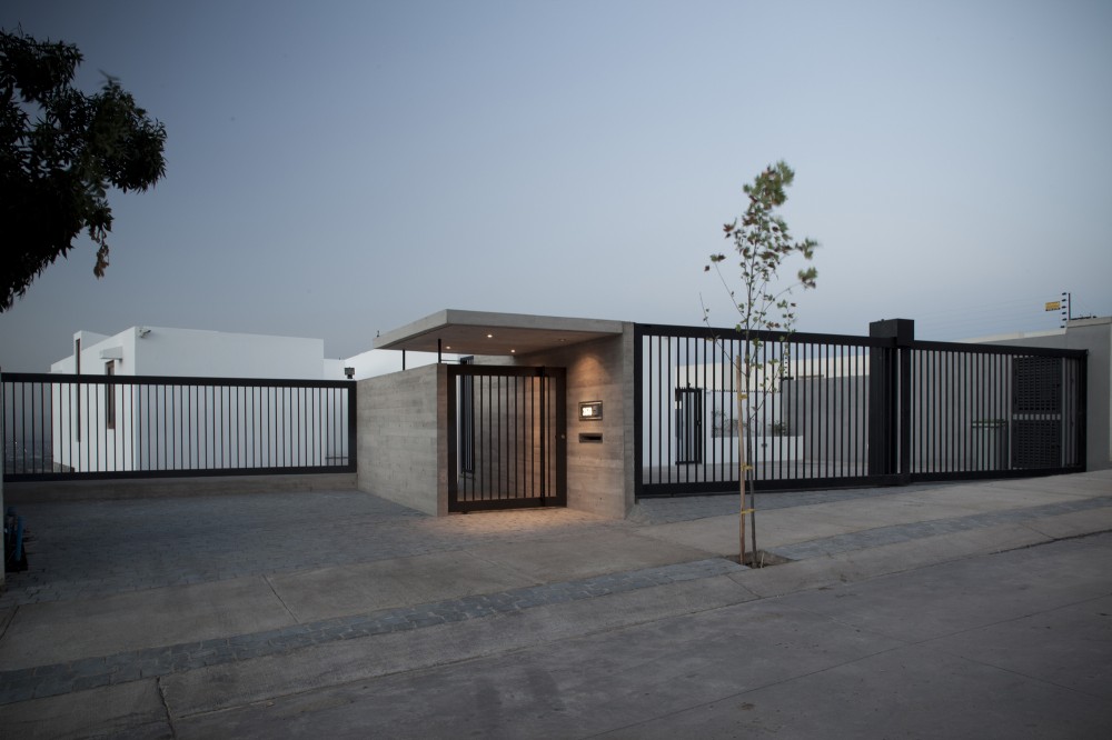 Donoso – Smith House / EMa arquitectos + Raimundo Salgado