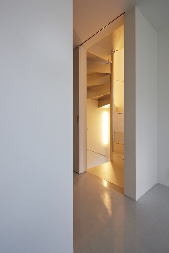 Tokyo Balconies / KINO Architects