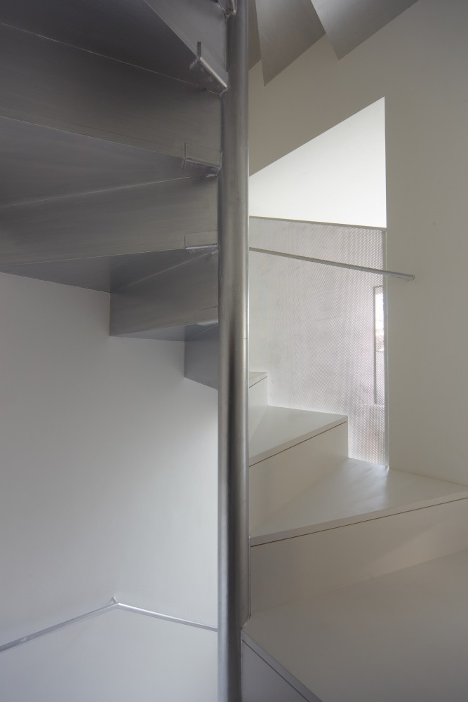 Tokyo Balconies / KINO Architects