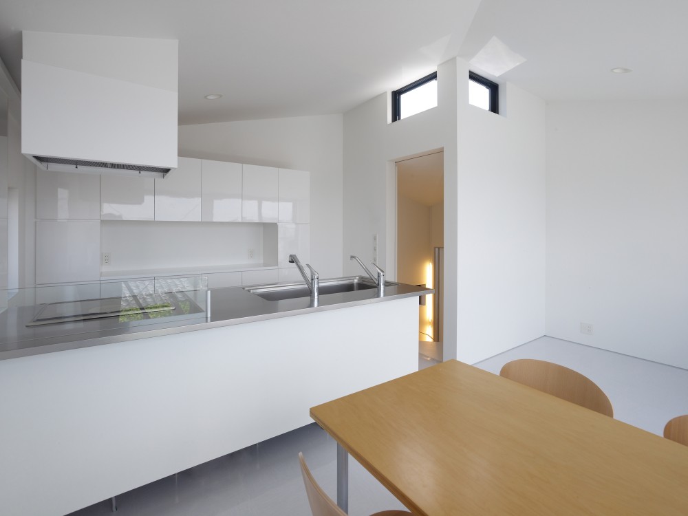 Tokyo Balconies / KINO Architects