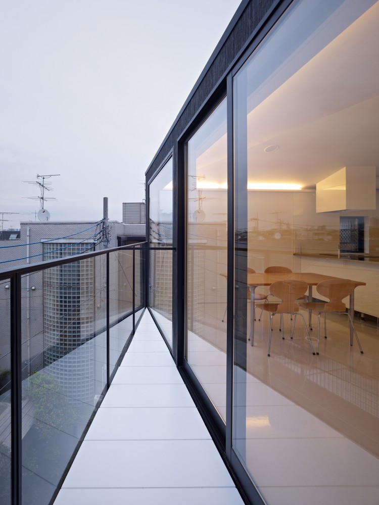 Tokyo Balconies / KINO Architects