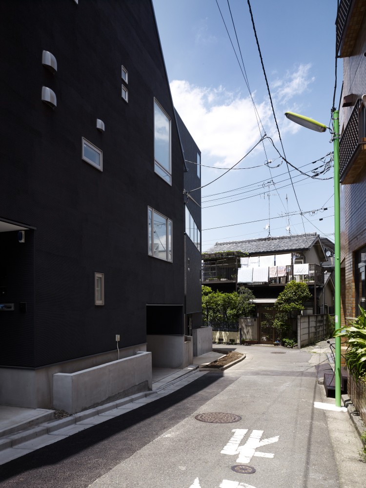Tokyo Balconies / KINO Architects