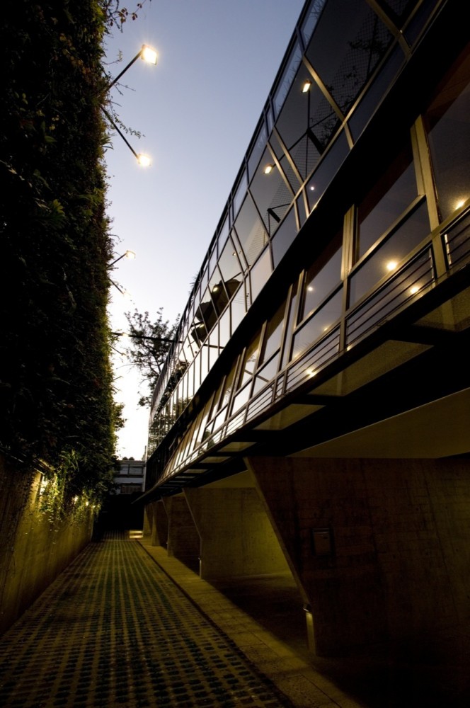 Aristoteles 235 / Santiago de la Mora, Fernando Martinez & JCK