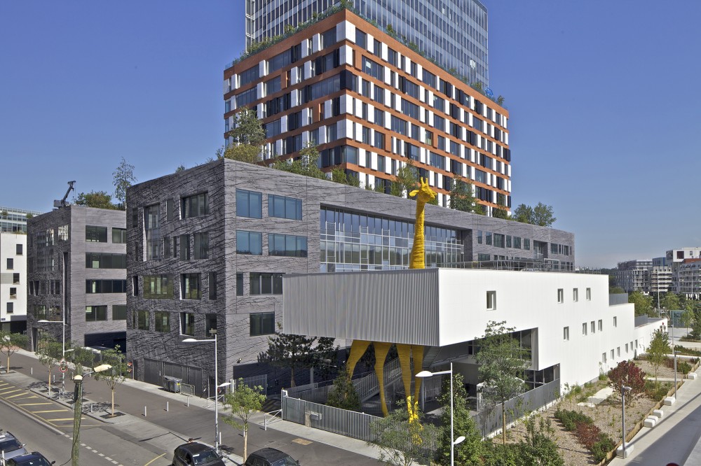 Giraffe Childcare Center / Hondelatte Laporte Architectes