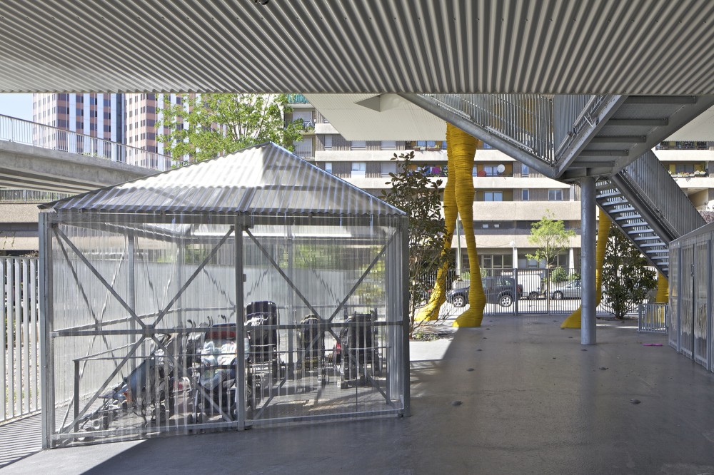 Giraffe Childcare Center / Hondelatte Laporte Architectes