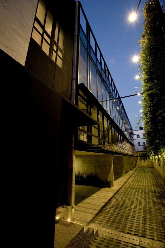 Aristoteles 235 / Santiago de la Mora, Fernando Martinez & JCK