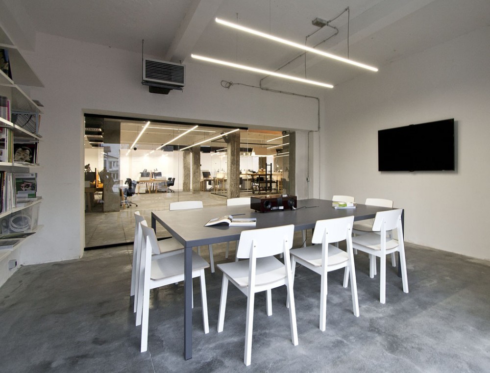 NOVA ISKRA Design Incubator in Belgrade / Studio Petokraka