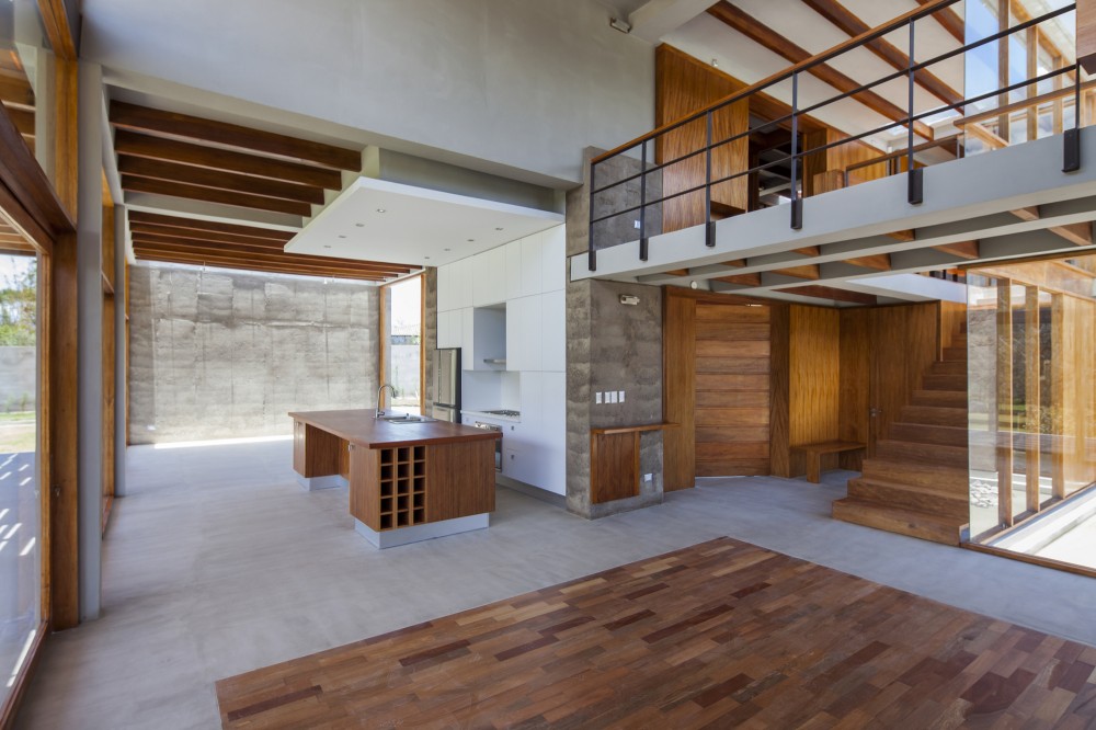 Cotacachi House / Arquitectura X