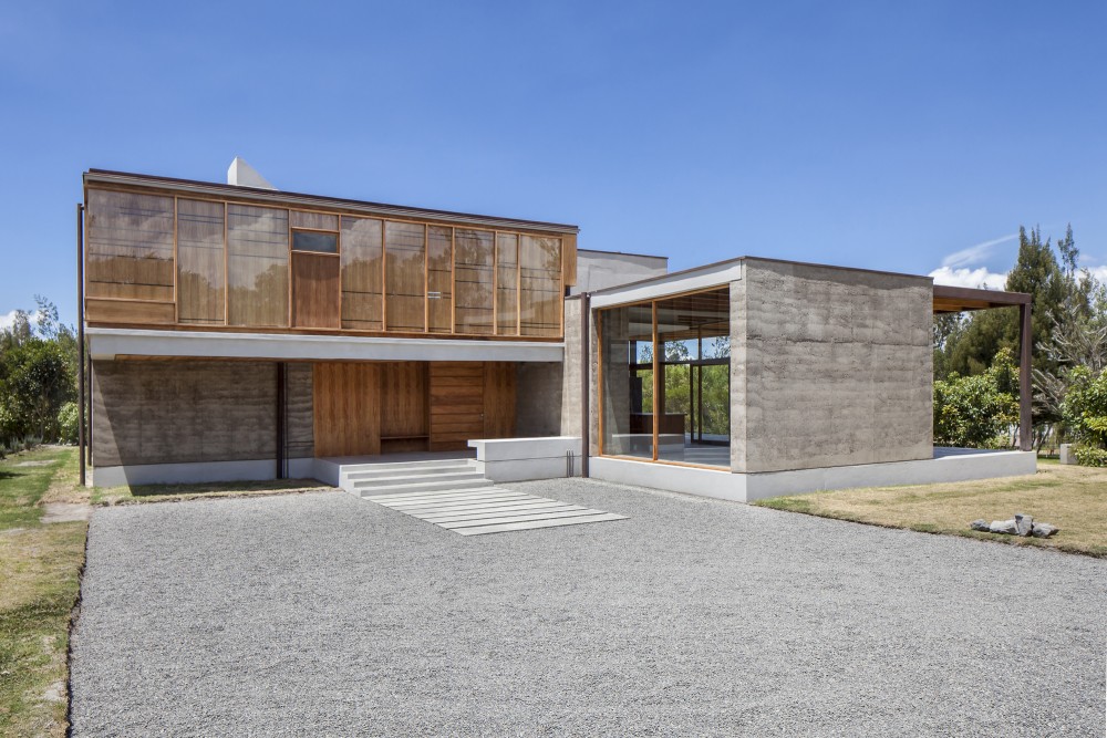 Cotacachi House / Arquitectura X