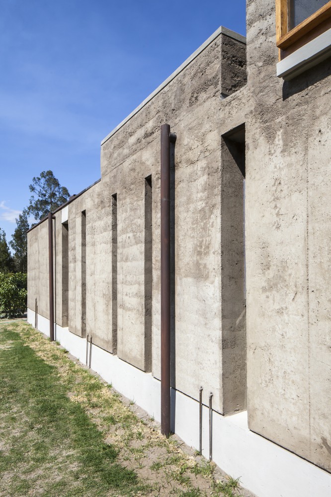 Cotacachi House / Arquitectura X