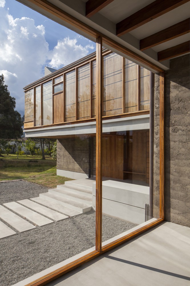 Cotacachi House / Arquitectura X