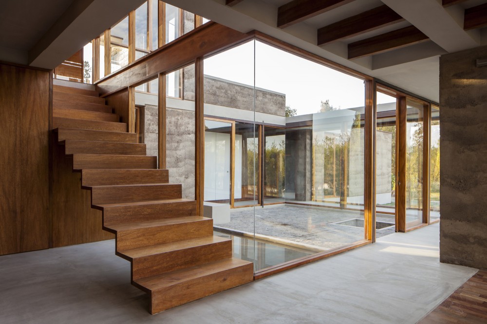Cotacachi House / Arquitectura X