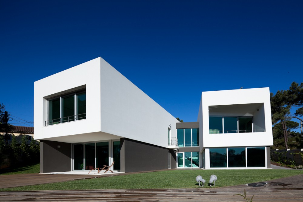 Godiva House / Empty Space Architecture