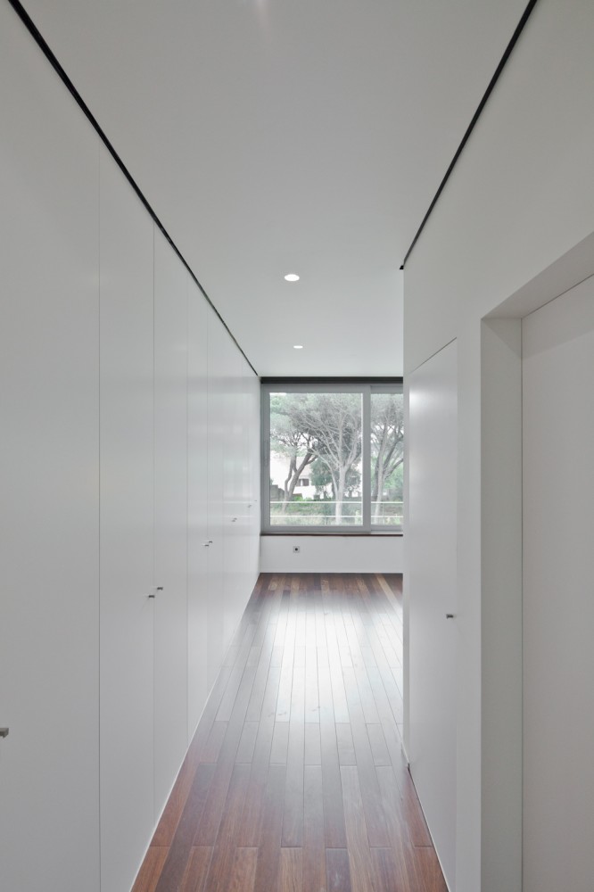 Godiva House / Empty Space Architecture