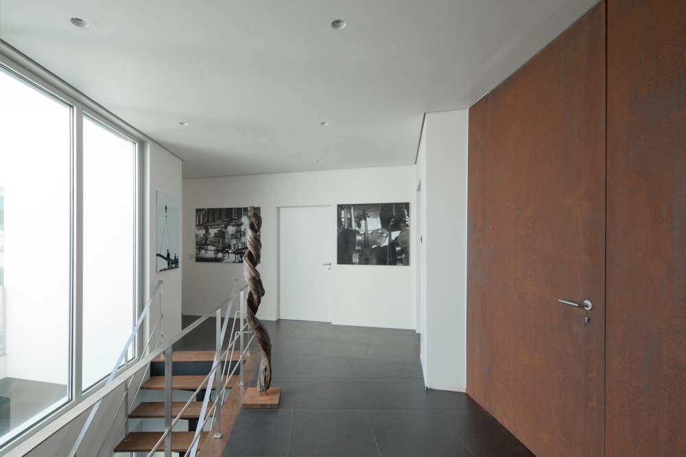 Godiva House / Empty Space Architecture