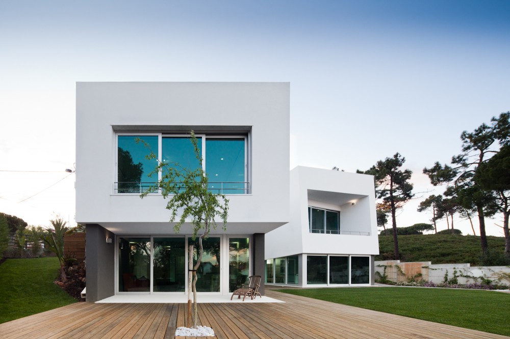 Godiva House / Empty Space Architecture