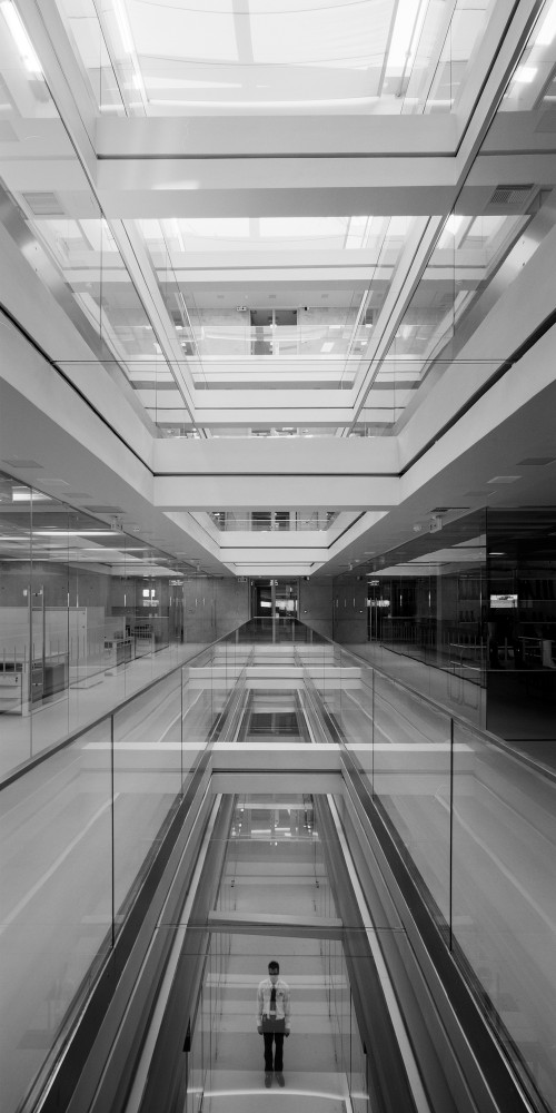 Shop & Trade / Kokkinou-Kourkoulas Architects