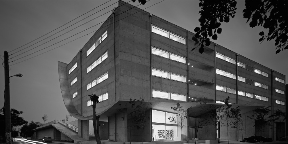 Shop & Trade / Kokkinou-Kourkoulas Architects