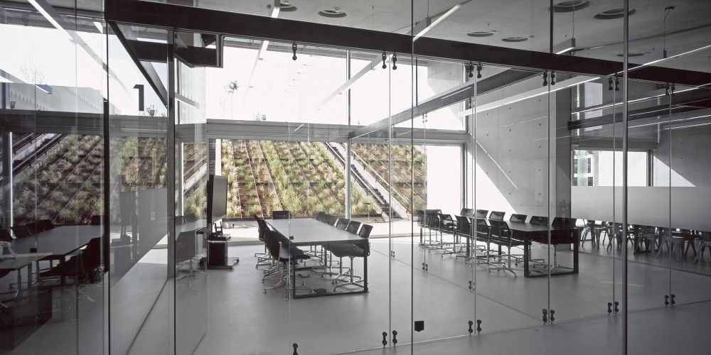 Shop & Trade / Kokkinou-Kourkoulas Architects