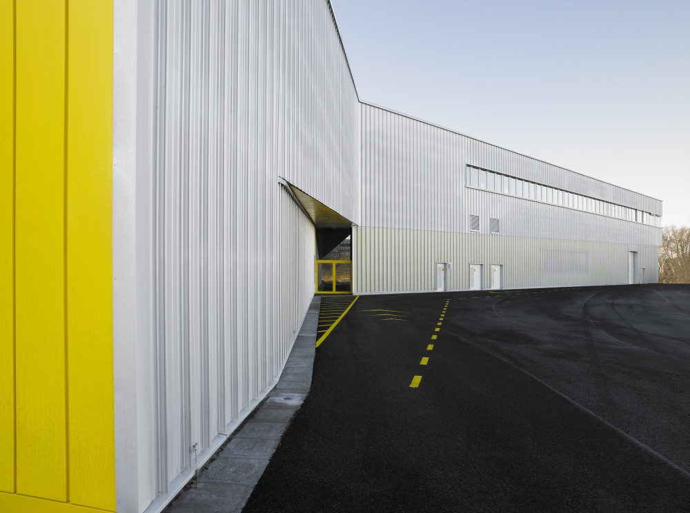 North Laser Center / blauraum