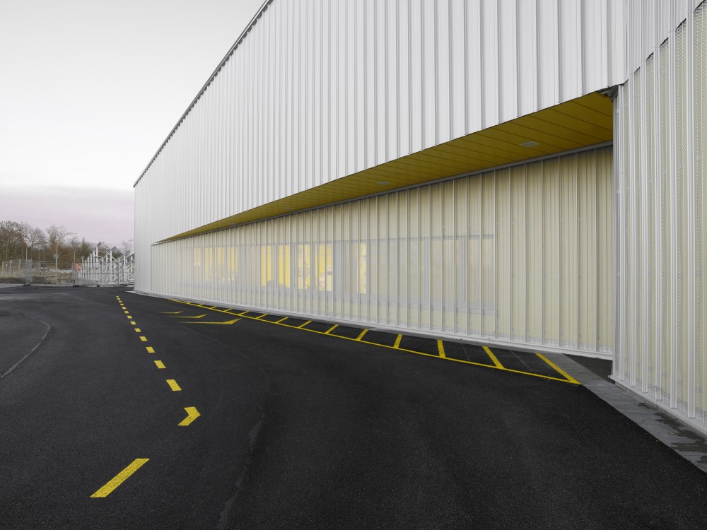 North Laser Center / blauraum