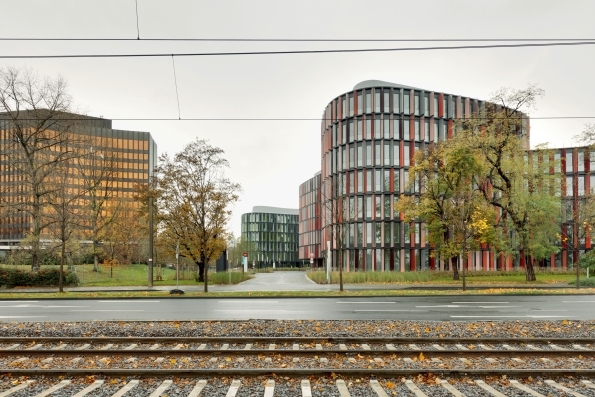 Cologne Oval Offices / Sauerbruch Hutton