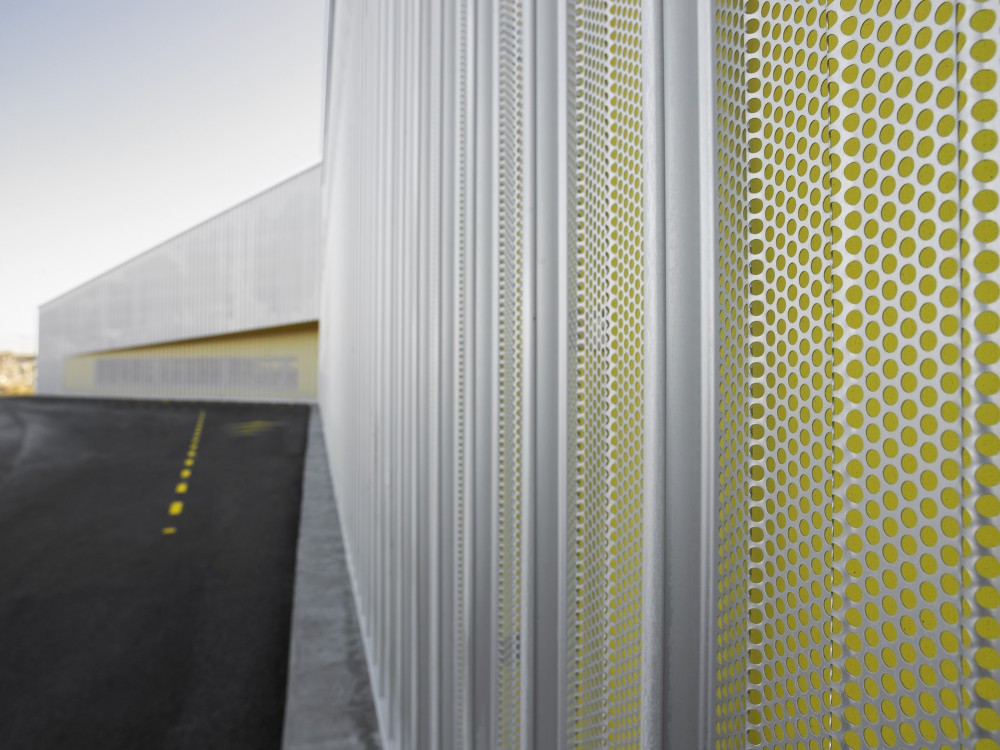 North Laser Center / blauraum