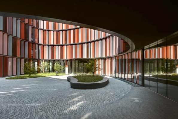 Cologne Oval Offices / Sauerbruch Hutton