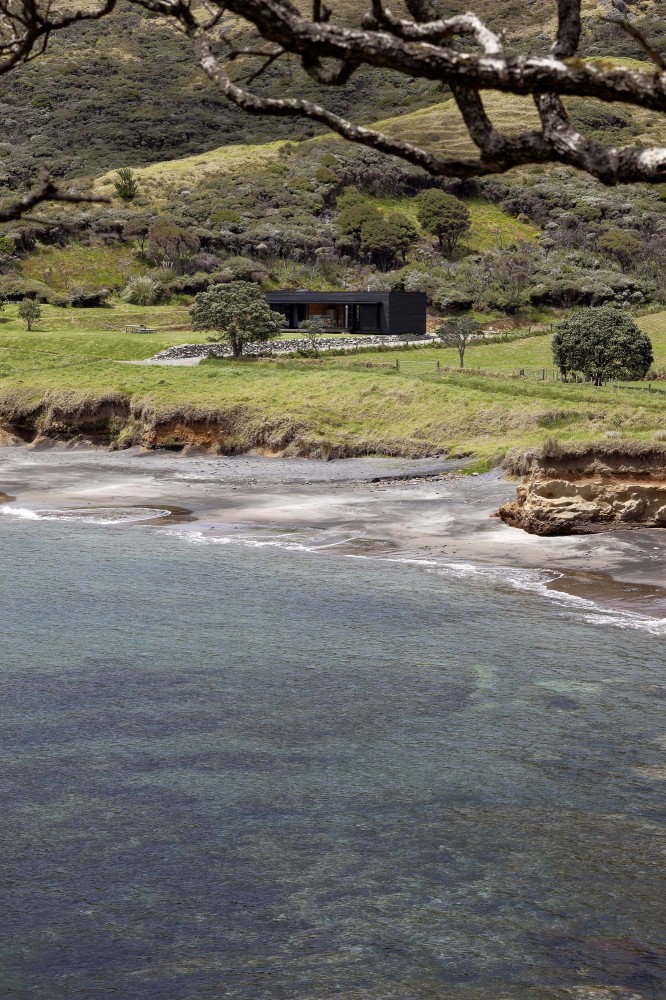 Storm Cottage / Fearon Hay Architects