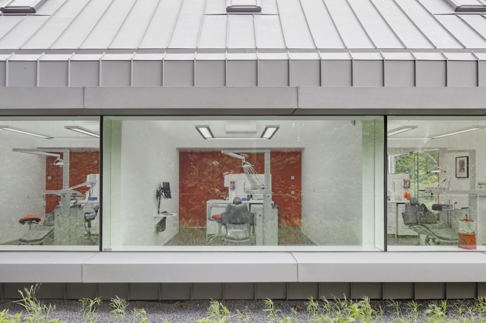 Dentist with a View / Shift architecture urbanism