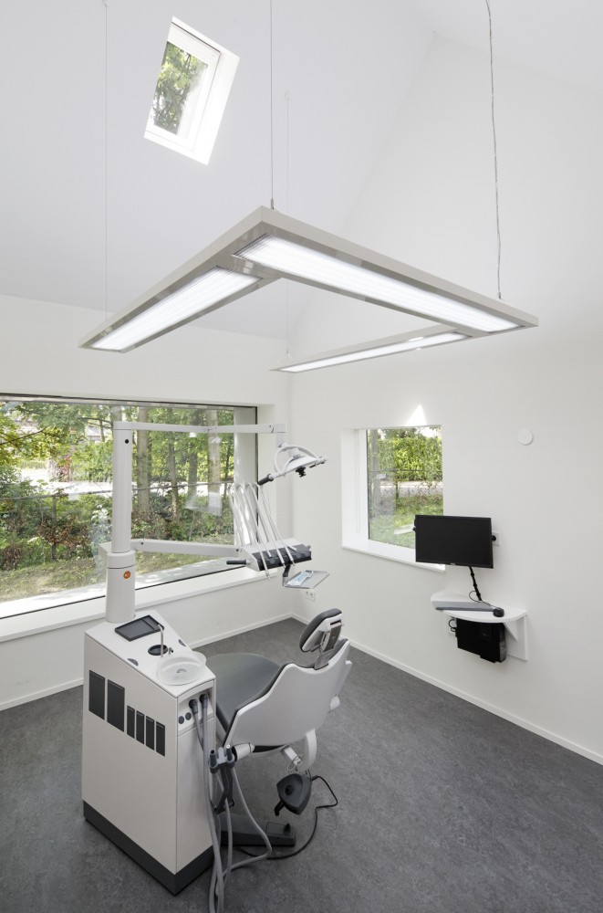 Dentist with a View / Shift architecture urbanism